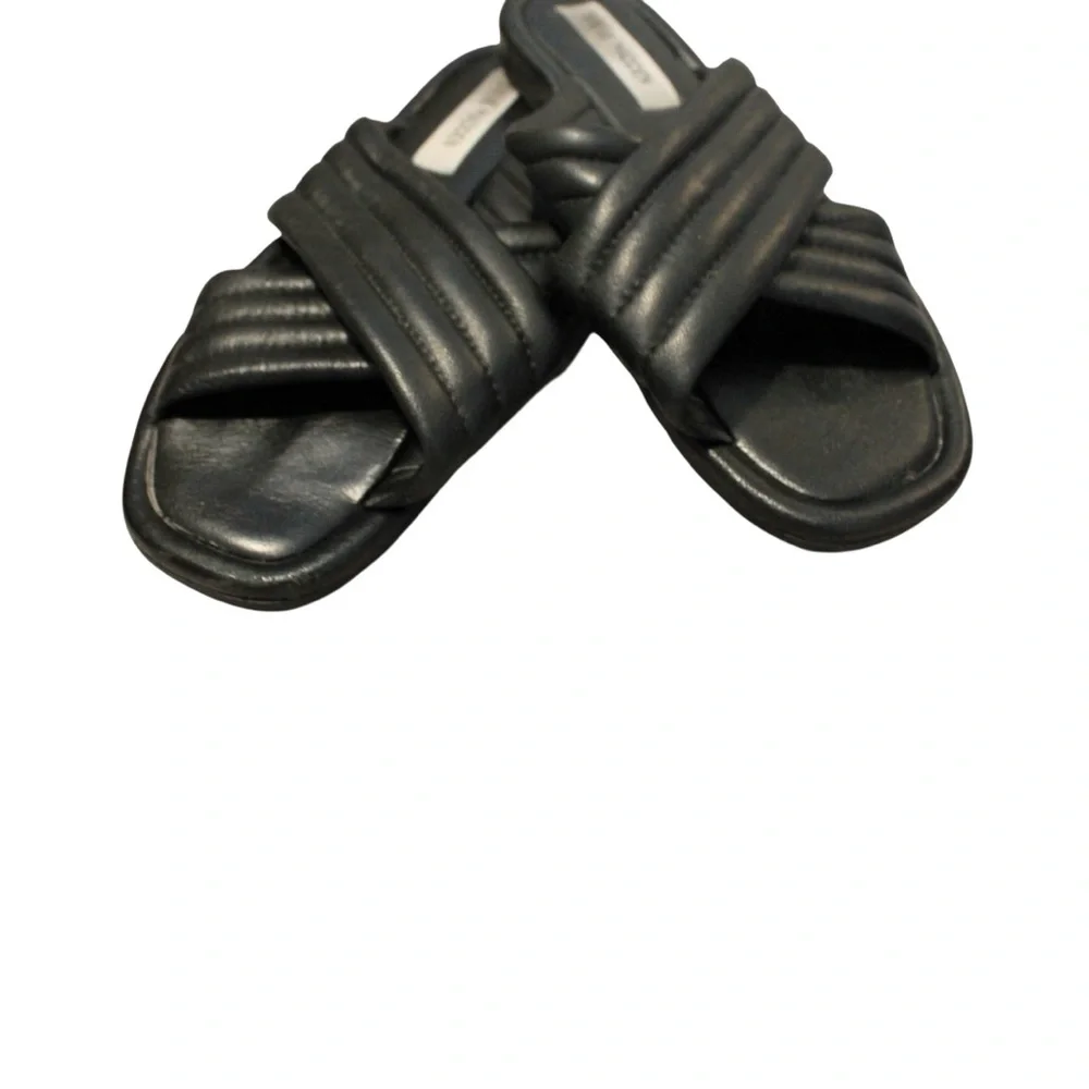 Steve‎ Madden Black Quilted Slide Sandals